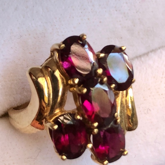 Vintage 10K Yellow Gold Rhodolite Garnet Ring